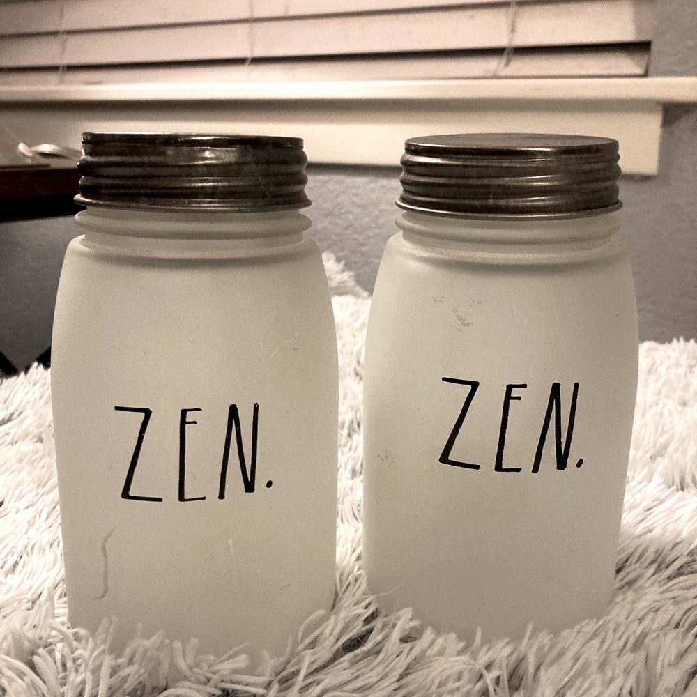 Rae Dunn Jars set of 2